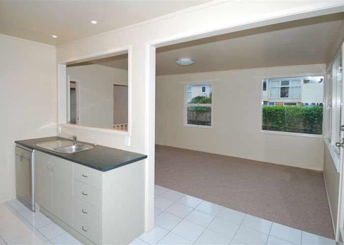  at 4/68 Maskell Street, St Heliers, Auckland