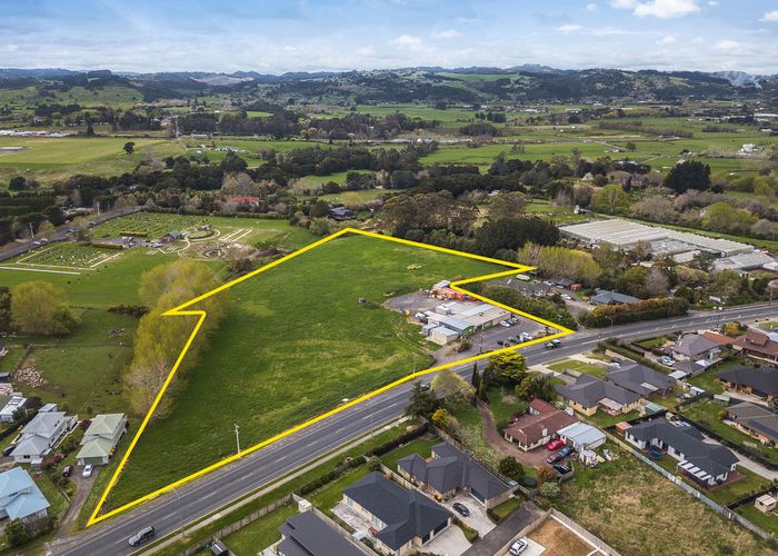  at 520 Great South Road, Rosehill, Papakura