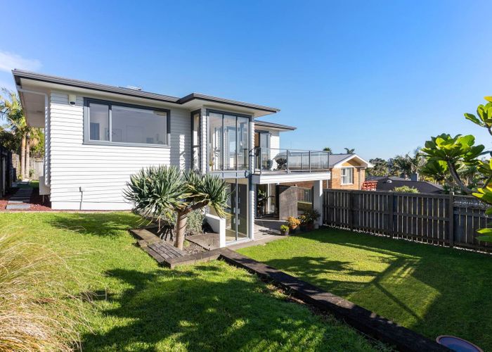  at 762 East Coast Road, Oteha, Auckland