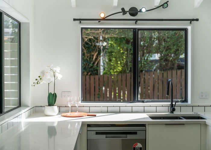  at 2/16 Moxham Grove, Massey, Waitakere City, Auckland