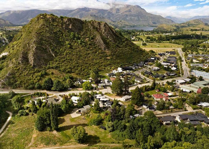  at 9 Gala Burn Lane, The Croft, Arrowtown, Queenstown-Lakes, Otago