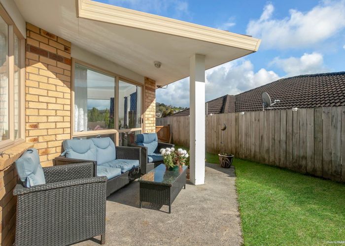  at 8 Fleetwood Drive, Henderson, Auckland