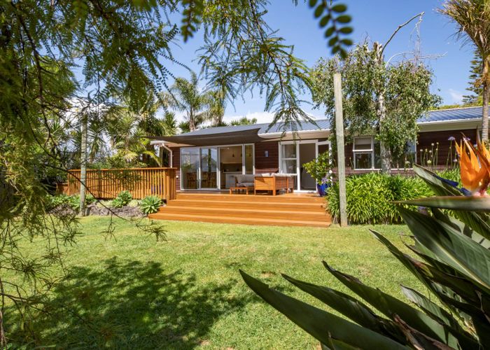  at 60 Fairmount Road, Titirangi, Auckland