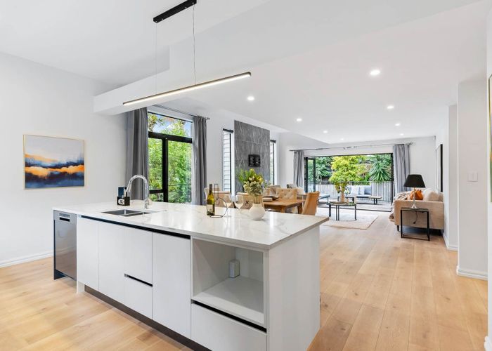  at 7b Belle Vue Avenue, Northcote Point, North Shore City, Auckland