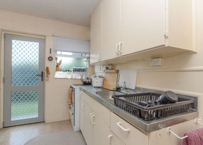  at 2/13 Thames Street, Claudelands, Hamilton, Waikato