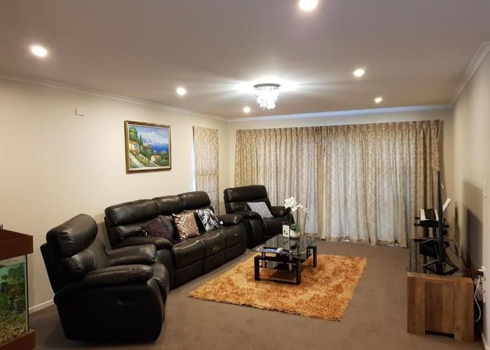  at 28 McWhirters Farm Lane, Massey, Auckland