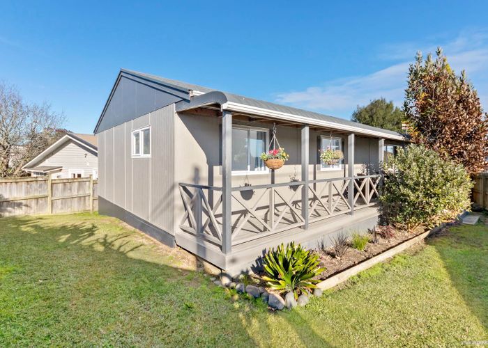  at 2/112 View Road, Sunnyvale, Auckland