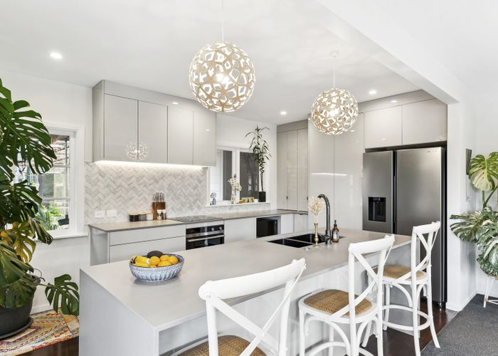  at 27 Lyndfield Lane, Newlands, Wellington