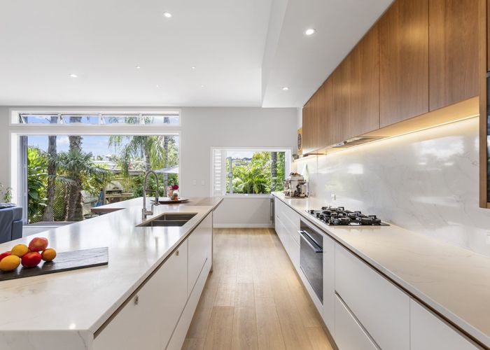  at 16 Braemar Road, Rothesay Bay, North Shore City, Auckland