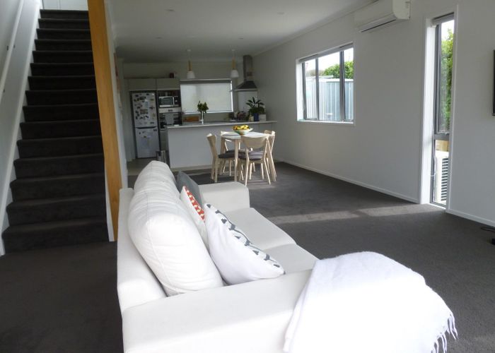  at 1 Springside Court, Huntington, Hamilton