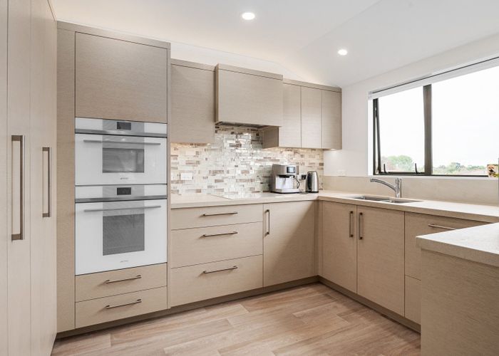  at 62 Grosvenor Gardens, Flagstaff, Hamilton, Waikato