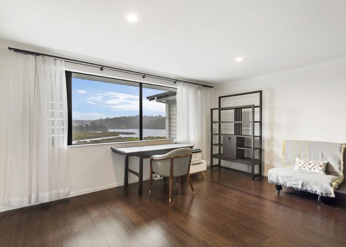  at 16 Schopolo Place, Schnapper Rock, Auckland