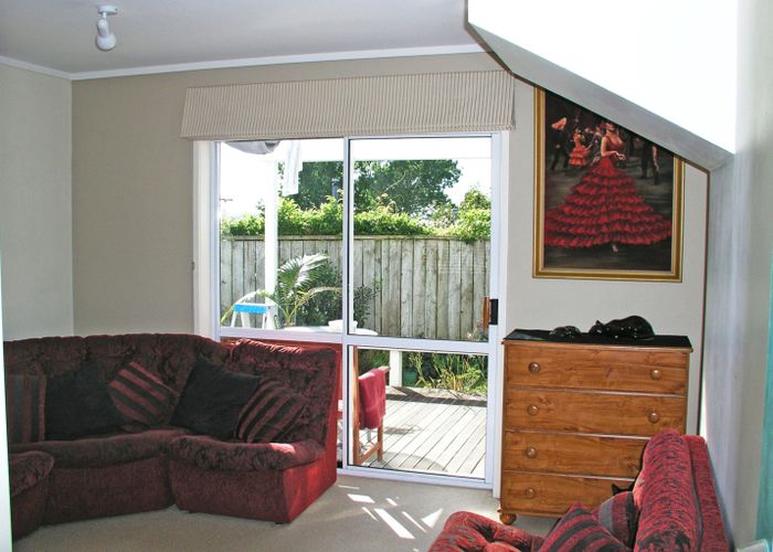  at 4/70 St Johns Road, Meadowbank, Auckland