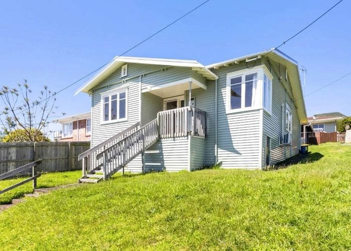  at 8 Corunna Road, Milford, North Shore City, Auckland