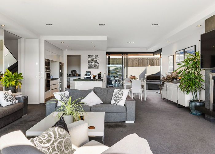  at 2/5 The Moorings, Two Mile Bay, Taupo