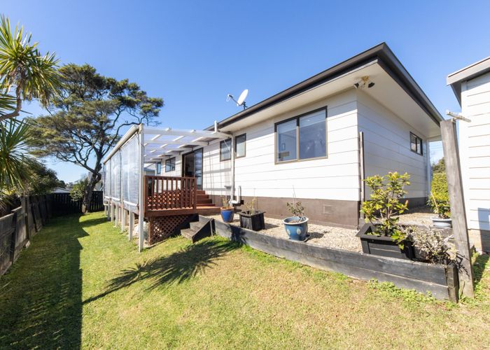  at 121 Godley Road, Green Bay, Waitakere City, Auckland