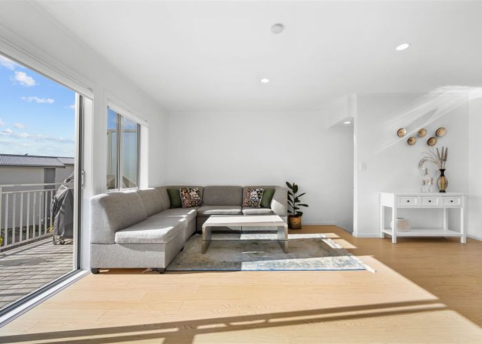  at 3/15 Andersons Road, Oteha, Auckland