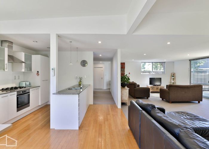 at 91a Kaurilands Road, Titirangi, Waitakere City, Auckland