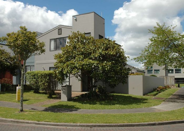  at 18 Faldo Drive, Golflands, Manukau City, Auckland