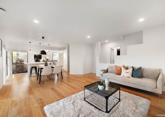  at 2/11 Nile Road, Milford, Auckland