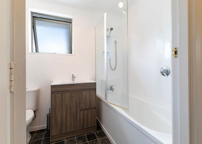  at 4/2 Riverview Road, Panmure, Auckland City, Auckland