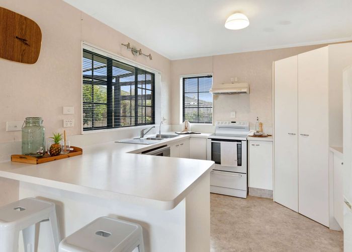  at 6A Saint Helens Place, Tawhero, Whanganui