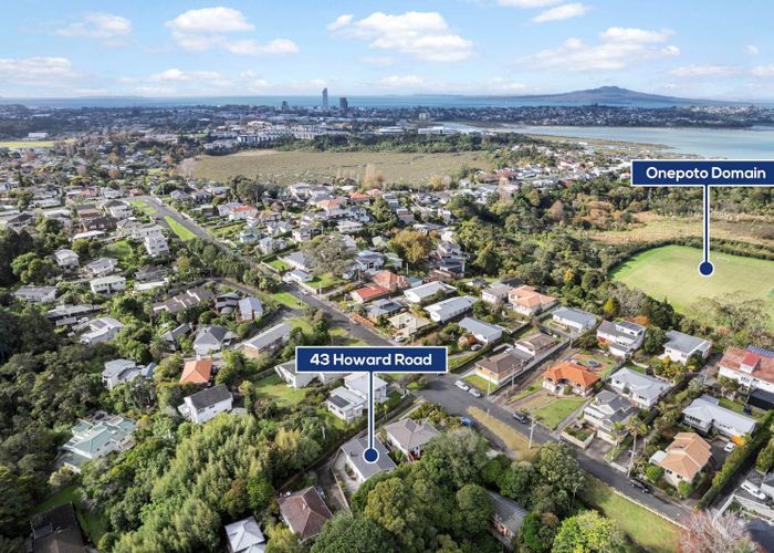  at 43 Howard Road, Northcote, Auckland