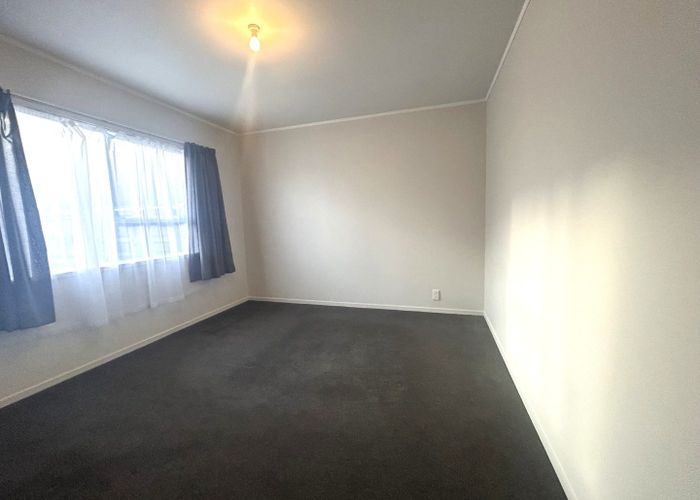  at 4/318 Te Atatu  Road, Te Atatu South, Waitakere City, Auckland