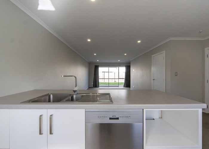 at 6 Anna Jean Crescent, Flagstaff, Hamilton