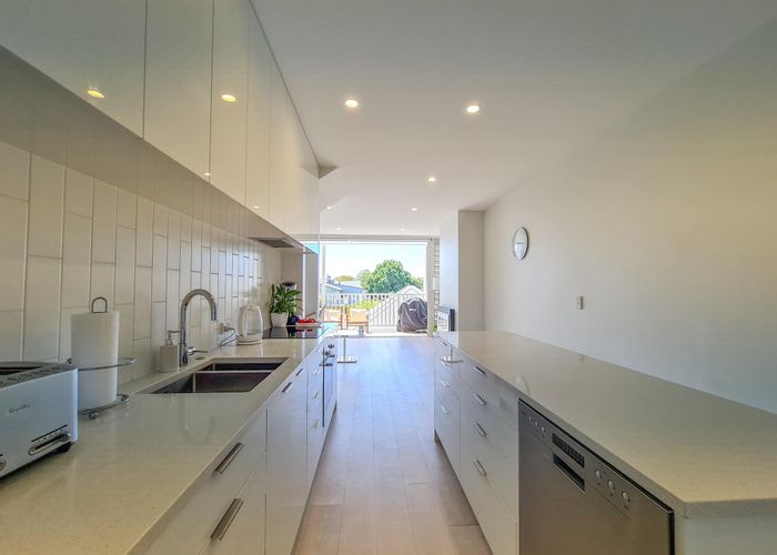  at 8/83 Hinemoa Street, Birkenhead, Auckland