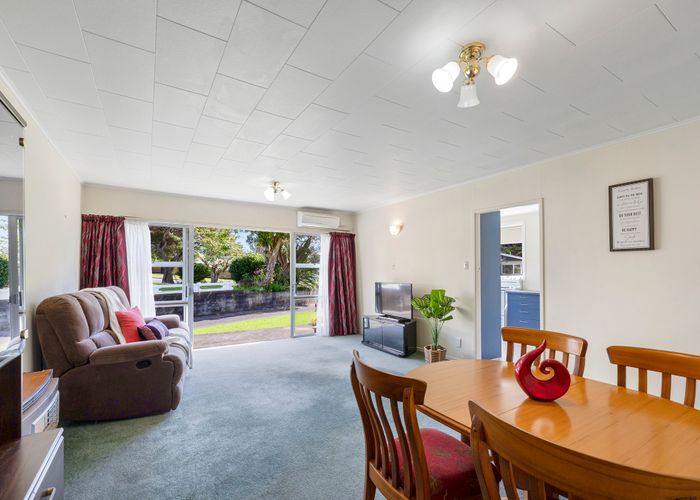  at 1/12 Ambury Place, Merrilands, New Plymouth