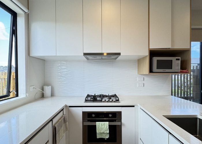  at 2 Freshland Drive, Flat Bush, Manukau City, Auckland