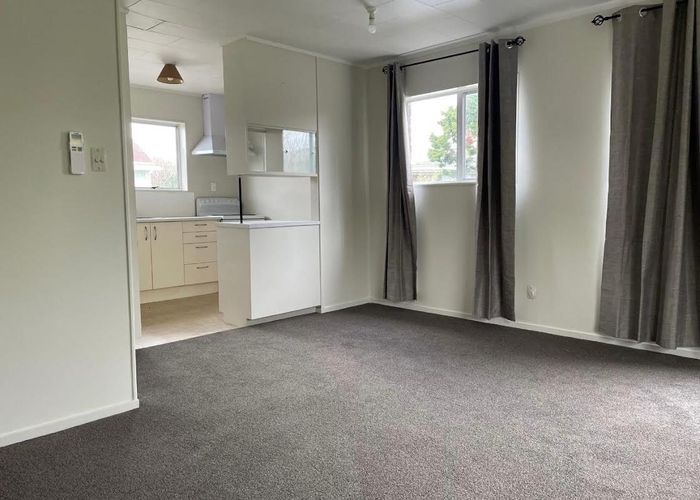  at 1/40 Blacklock Avenue, Henderson, Waitakere City, Auckland
