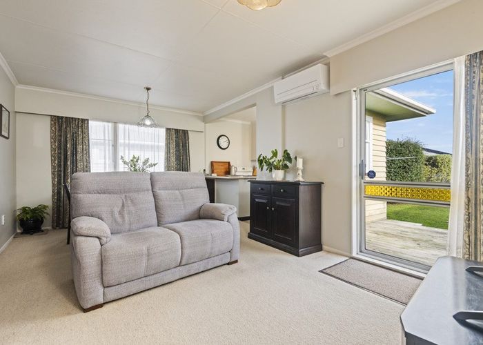  at 10 Ellesmere Crescent, Highbury, Palmerston North, Manawatu / Whanganui