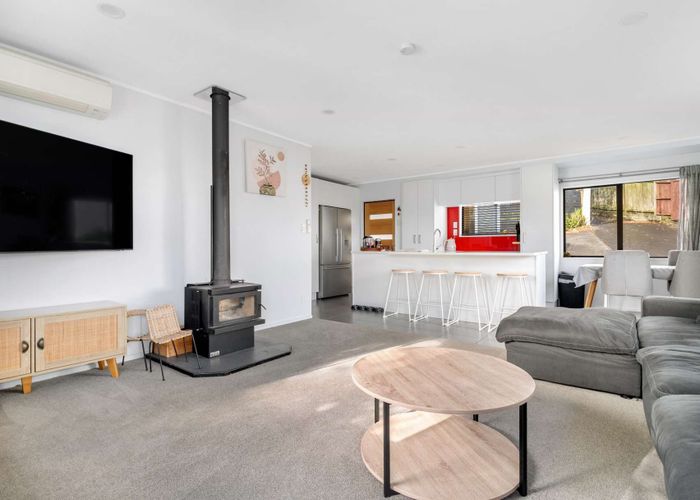  at 2/58 James Street, Bayview, North Shore City, Auckland