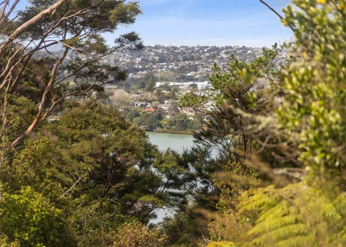  at 2 Te Kawau Pass, Greenhithe, North Shore City, Auckland