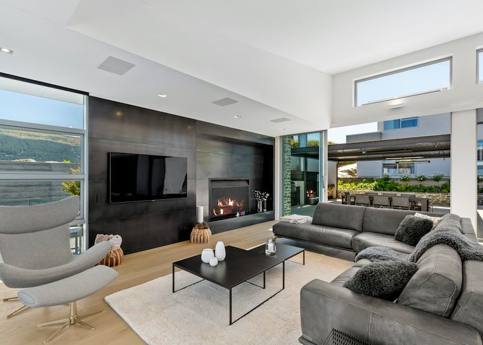  at 9 Garland Terrace, Kelvin Heights, Queenstown