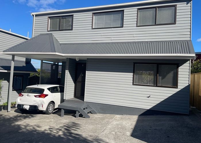  at 2/40 Saxon Street, Waterview, Auckland City, Auckland