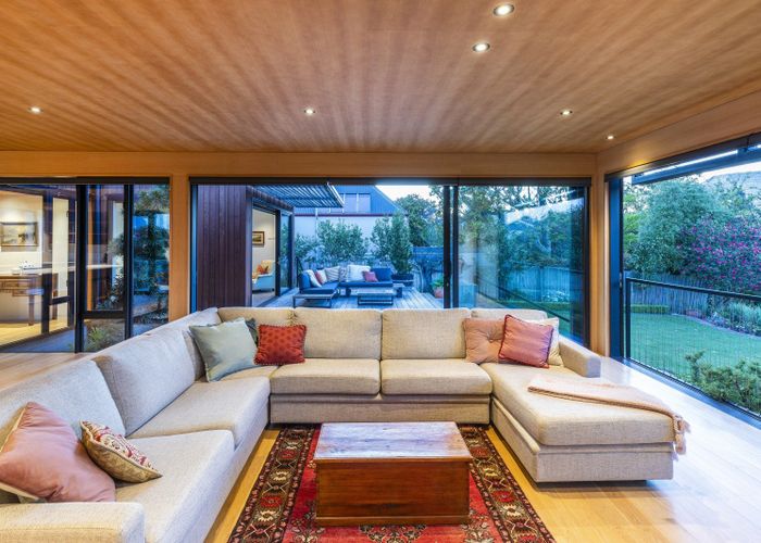  at 35 Poynder Avenue, Fendalton, Christchurch City, Canterbury