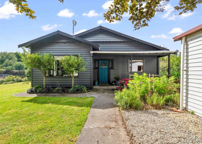  at 82 Lochiel Bridge Road, Lochiel, Winton