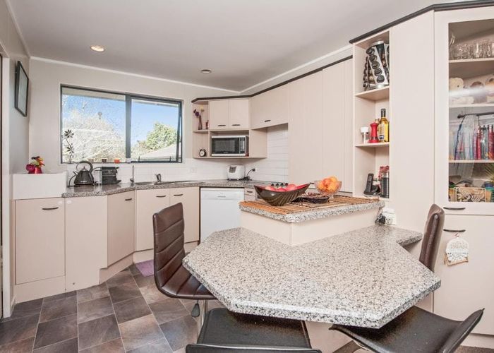  at 14A Price Crescent, Mount Wellington, Auckland