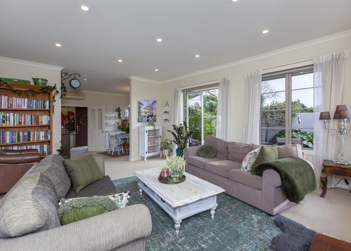  at 136 Renown Road, Raumati South, Paraparaumu