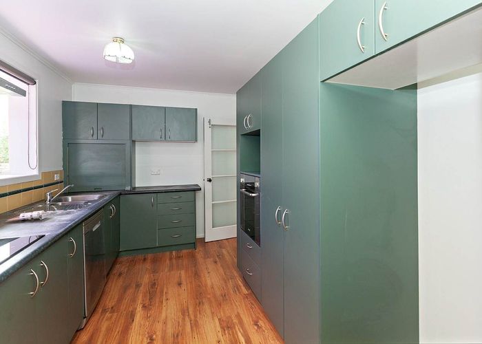  at 4 Wilsher Crescent, Henderson, Waitakere City, Auckland