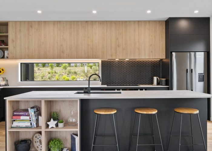  at 6 Dickins Lane, Palmerston North