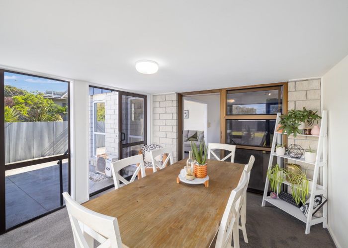  at 2/528 Marine Parade, South New Brighton, Christchurch