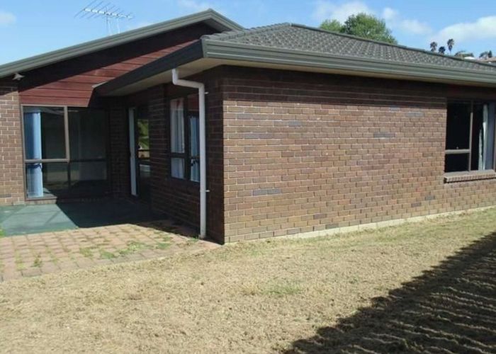  at 5  Sherpa Place, Massey, Waitakere City, Auckland