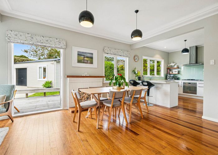  at 1 Onetaunga Road, Chatswood, North Shore City, Auckland