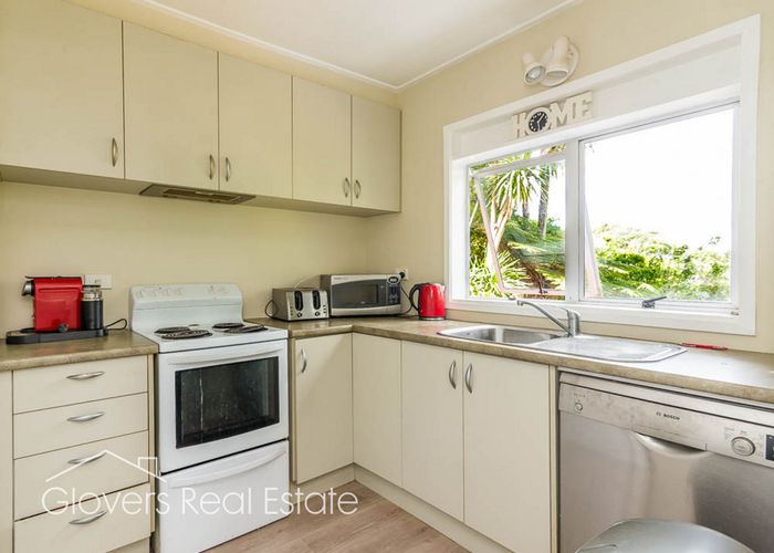  at 806 South Titirangi Road, Titirangi, Auckland