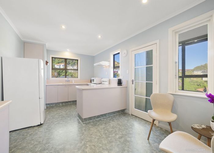  at 164 Severn Street, Island Bay, Wellington