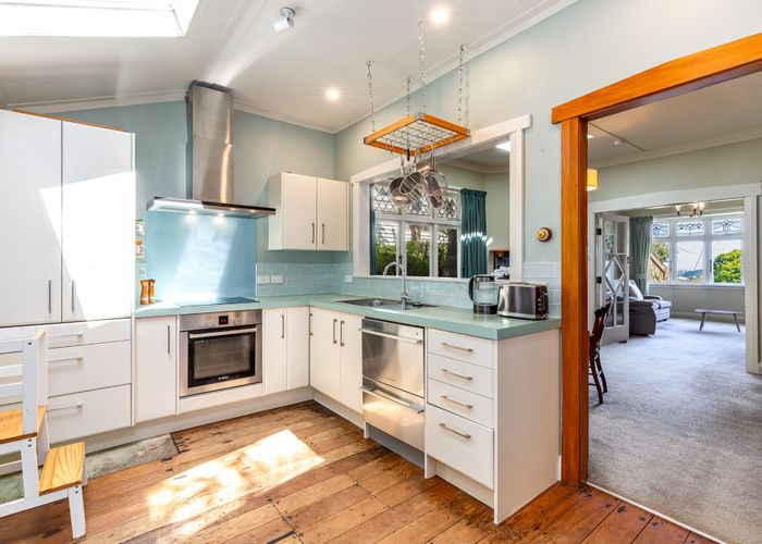  at 42 Pembroke Road, Northland, Wellington